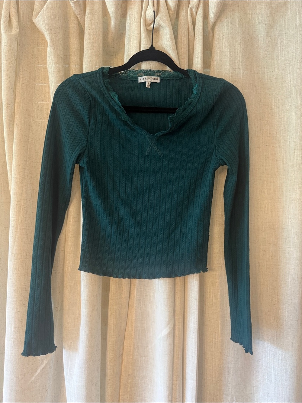 Buckle cropped long sleeve shirt small